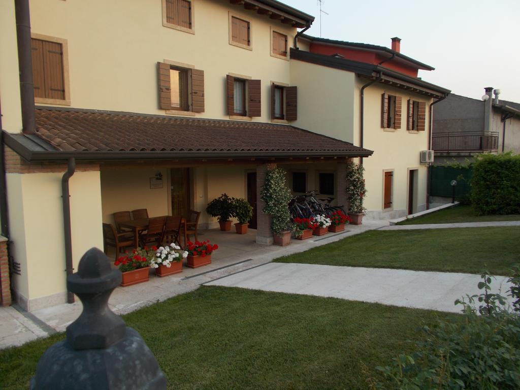 Agriturismo Al Tralcio Valeggio sul Mincio Exteriör bild