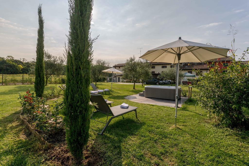 Agriturismo Al Tralcio Valeggio sul Mincio Exteriör bild