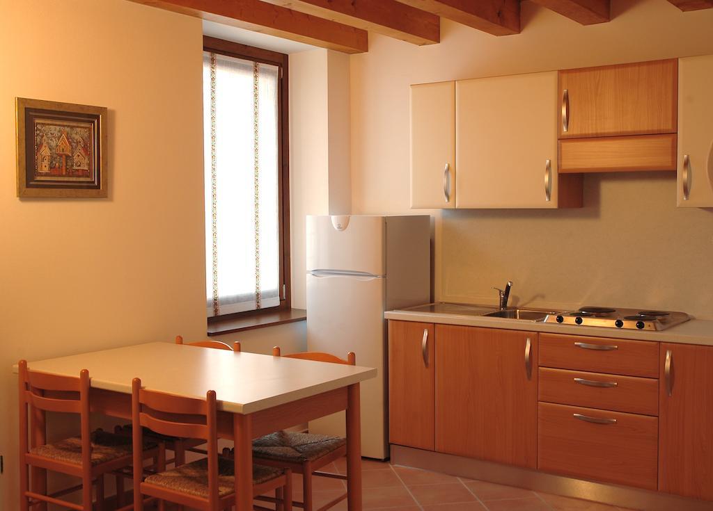 Agriturismo Al Tralcio Valeggio sul Mincio Rum bild