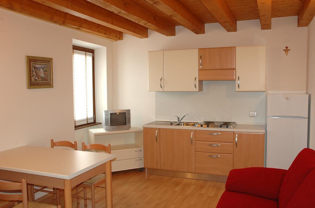 Agriturismo Al Tralcio Valeggio sul Mincio Rum bild
