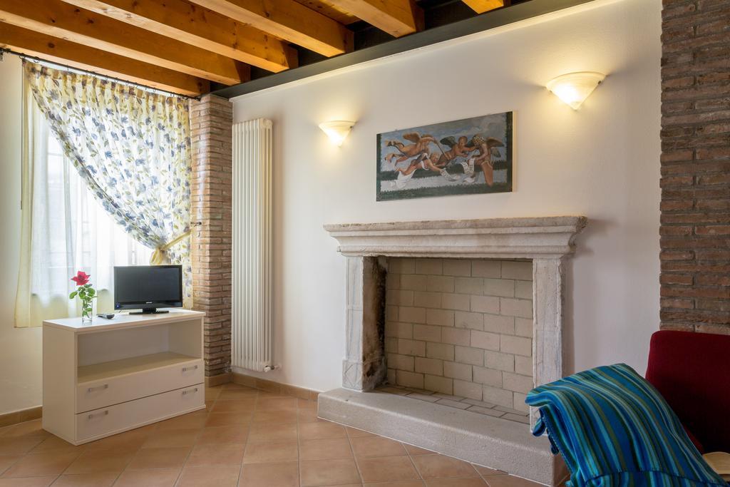 Agriturismo Al Tralcio Valeggio sul Mincio Exteriör bild