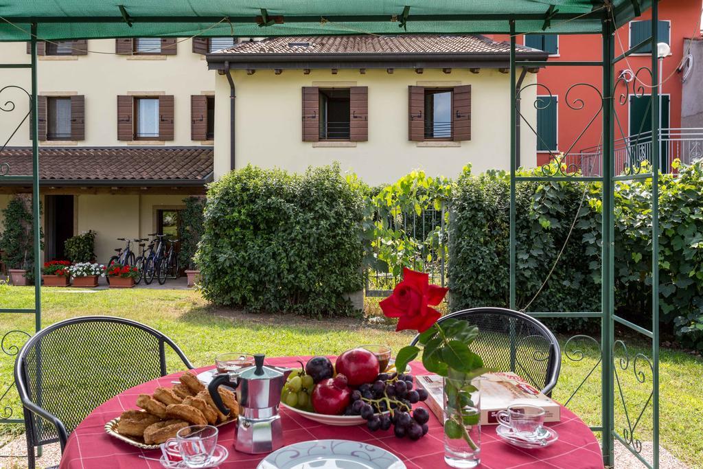 Agriturismo Al Tralcio Valeggio sul Mincio Exteriör bild